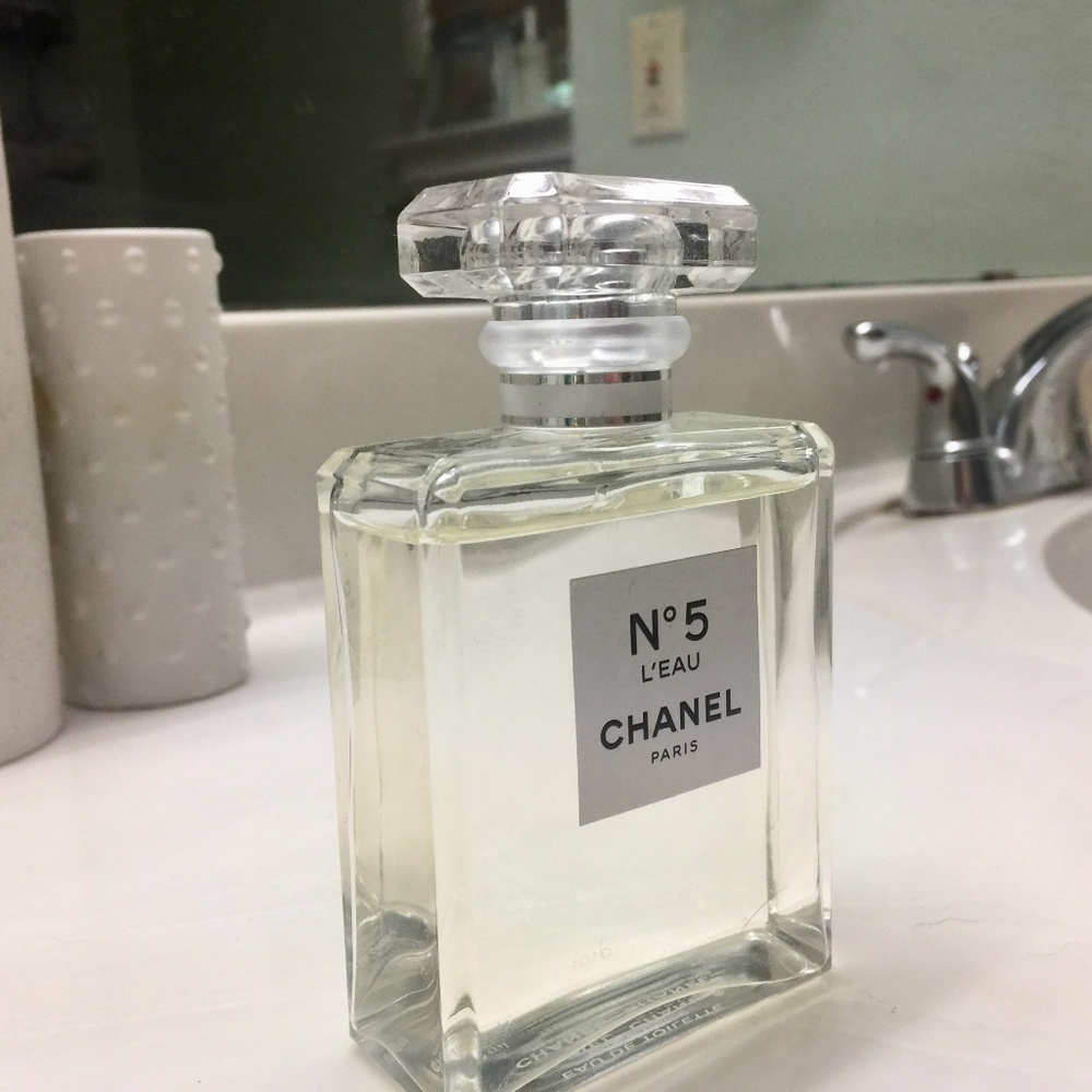 CHANEL N°5 L'EAU (barely used)